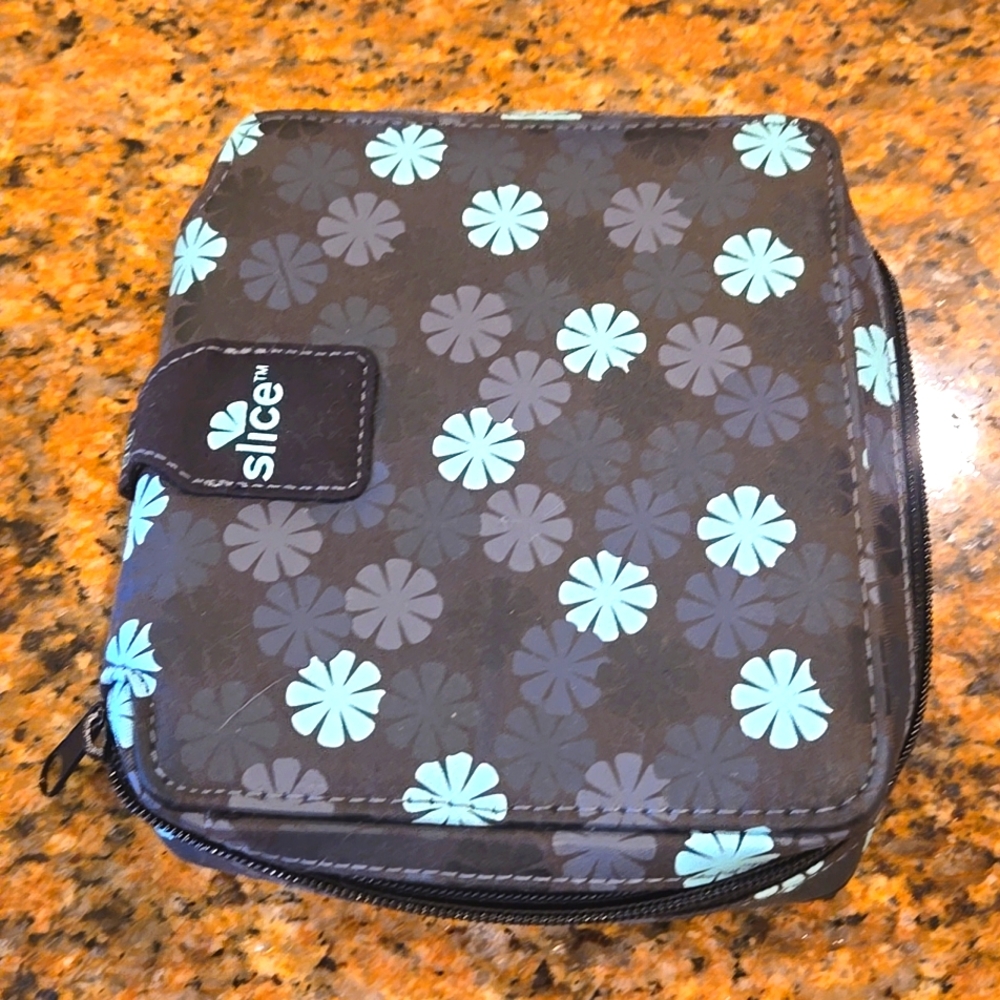 Making memories Slice design storage case.